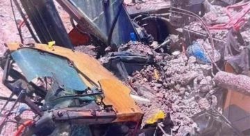 مصرع سائق حفار إسرائيلي خلال هدم مئذنة مسجد شمالي قطاع غزة