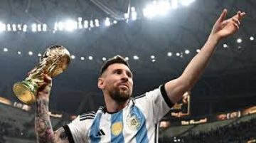 ميسي يؤكد مجددًا على أهميته المستمرة بثلاثية في كأس العالم