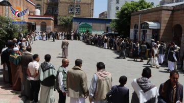 وقفة لمكتب الأوقاف والإرشاد تأييدا لدعوة قائد الثورة لإنهاء العدوان والحصار