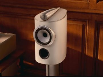 سماعات مرصعة بالألماس.. Bowers Wilkins تكشف عن جيل جديد من الفخامة الصوتية