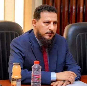 محافظ عدن يفاجئ الجميع بتسمية أهم طريق في العاصمة باسم عبدربه منصور هادي 