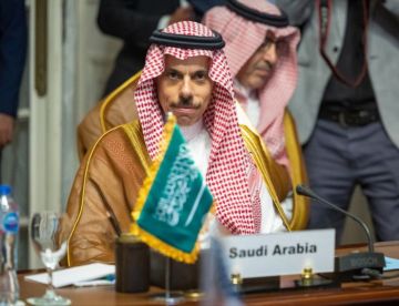 وزير الخارجية السعودي يشارك في اجتماع القاهرة وزير الخارجية السعودي يشارك في اجتماع القاهرة