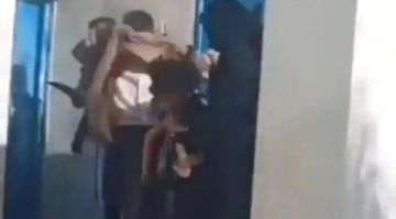 إهمال حوثي .. طفل يفقد يده داخل حديقة حيوان صنعاء وسط غياب أبسط معايير السلامة