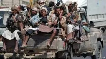 حفل زفاف يتحول إلى كابوس في اليمن.. ميليشيا الحوثي تقتحم خيمة النساء وتعتقل والد العروس حفل زفاف يتحول إلى كابوس في اليمن.. ميليشيا الحوثي تقتحم خيمة النساء وتعتقل والد العروس