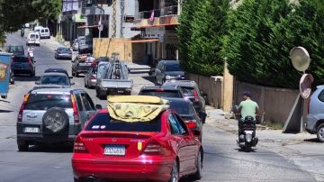 نزوح واسع من صور وبنت جبيل باتجاه صيدا وبيروت مع تصاعد العدوان الصهيوني نزوح واسع من صور وبنت جبيل باتجاه صيدا وبيروت مع تصاعد العدوان الصهيوني