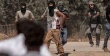 مستوطنون يقتحمون قرية شمال شرق القدس مستوطنون يقتحمون قرية شمال شرق القدس