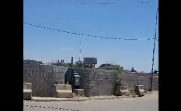 شخصيات حوثية نافذة تستولي على أرضية تابعة لكلية الشرطة في صنعاء - فيديو شخصيات حوثية نافذة تستولي على أرضية تابعة لكلية الشرطة في صنعاء - فيديو