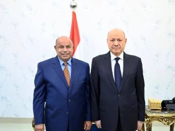 الرئيس العليمي يستدعي الخنبشي ويوجه بالتحقيق معه بعد رفضه تزويد كهرباء عدن بالنفط الرئيس العليمي يستدعي الخنبشي ويوجه بالتحقيق معه بعد رفضه تزويد كهرباء عدن بالنفط