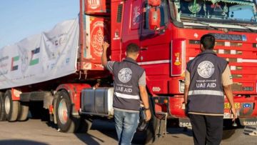 دخول 3 قوافل مساعدات إماراتية إلى قطاع غزة دخول 3 قوافل مساعدات إماراتية إلى قطاع غزة