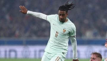 مايكل أوليس يتألق بهاتريك مع فرنسا ويشعل شائعات انتقاله إلى ريال مدريد