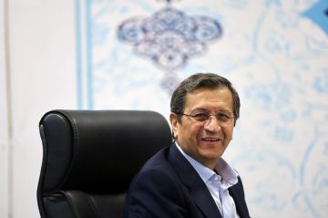 محافظ المركزي الإيراني يتطلع لزيادة توفير العملة الأجنبية مع تحرير الأموال المجمدة