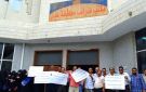 عدن تنقلب على العليمي وترفض توريد إيراداتها للمركزي