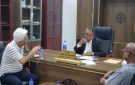 مكتب السياحة بالعاصمة عدن ومدير عام التواهي يناقشان تطوير القطاع السياحي بالمديرية
