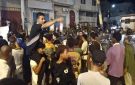 الغضب الشعبي يتجدد في عدن.. مسيرة حاشدة بكريتر تنديدا بانهيار الخدمات (صور)