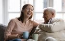 سؤال بريء قد يهدد علاقتكما.. لماذا تعد الإجابة المثالية عن (لماذا تحبني) فخا؟ - ye