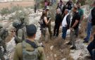 إصابة فلسطيني بهجوم للمستوطنين جنوب نابلس