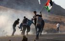 إصابة عدد من الفلسطينيين بالاختناق في قرية دير أبو مشعل شمال رام الله