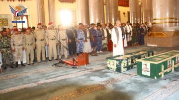 تشييع جثمان الفقيد العميد عبدالخالق السراجي بصنعاء تشييع جثمان الفقيد العميد عبدالخالق السراجي بصنعاء