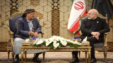 طهران وصنعاء تعمقان خيار الخندق الواحد.. وعراقجي يعلن: الدبلوماسية الإيرانية في خدمة كسر حصار اليمن طهران وصنعاء تعمقان خيار الخندق الواحد.. وعراقجي يعلن: الدبلوماسية الإيرانية في خدمة كسر حصار اليمن