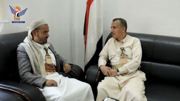 مناقشة تعزيز التعاون بين مصلحة الضرائب والجمارك وأمانة العاصمة مناقشة تعزيز التعاون بين مصلحة الضرائب والجمارك وأمانة العاصمة