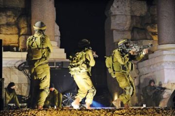 إصابة 9 فلسطينيين في هجوم لقوات الاحتلال ومستوطنين بالضفة إصابة 9 فلسطينيين في هجوم لقوات الاحتلال ومستوطنين بالضفة