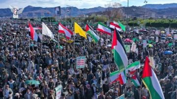 اللجنة المنظمة للفعاليات تدعو للخروج الأكبر في مسيرات جمعة التحذير والنفير اللجنة المنظمة للفعاليات تدعو للخروج الأكبر في مسيرات جمعة التحذير والنفير