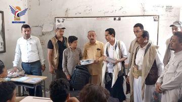 تدشين العملية التعليمية بمدرسة العلوم الشرعية وتوزيع حقائب لأبناء الشهداء في باجل بالحديدة تدشين العملية التعليمية بمدرسة العلوم الشرعية وتوزيع حقائب لأبناء الشهداء في باجل بالحديدة