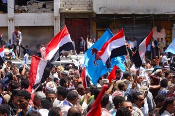 صالح يتقدم تظاهرة للمؤتمر بتعز مع فك تحالفه بالاصلاح