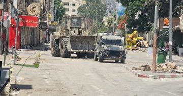 العدو الإسرائيلي يغلق مداخل فقوعة شمال شرق جنين ويحول منزلين إلى ثكنتين عسكريتين العدو الإسرائيلي يغلق مداخل فقوعة شمال شرق جنين ويحول منزلين إلى ثكنتين عسكريتين