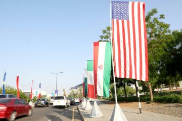وهم السلام الأمريكي.. كيف ناورت واشنطن بين طهران وموسكو؟ وهم السلام الأمريكي.. كيف ناورت واشنطن بين طهران وموسكو؟