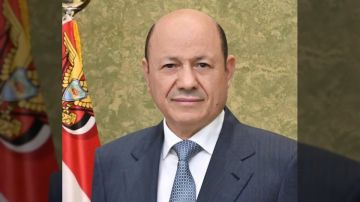 بيان مرتقب للرئيس رشاد العليمي بعد تهديدات الحوثيين ضد السعودية بيان مرتقب للرئيس رشاد العليمي بعد تهديدات الحوثيين ضد السعودية