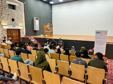 بن جرادي يطلع على سير برامج التدريب الفني للمسرح في سينما برافين (أروى) بن جرادي يطلع على سير برامج التدريب الفني للمسرح في سينما برافين (أروى)