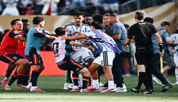 فيفا يحقق في الشجار الذي وقع عقب نهائي المونديال فيفا يحقق في الشجار الذي وقع عقب نهائي المونديال
