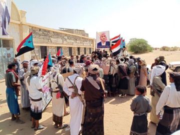 جماهير مرخة: دماء شهداء الجنوب خط أحمر ولا مساومة عليها جماهير مرخة: دماء شهداء الجنوب خط أحمر ولا مساومة عليها
