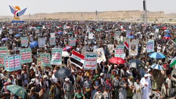 مسيرات حاشدة بصعدة تأكيدا على تثبيت معادلة الحصار بالحصار والتصعيد بالتصعيد مسيرات حاشدة بصعدة تأكيدا على تثبيت معادلة الحصار بالحصار والتصعيد بالتصعيد