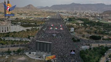 تلاحم يمني عابر للحدود.. معركة السيادة الوطنية وإسناد غزة مسار واحد لا يتجزأ تلاحم يمني عابر للحدود.. معركة السيادة الوطنية وإسناد غزة مسار واحد لا يتجزأ