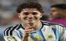 أتلتيكو يصدم برشلونة: لن نبيع ألفاريز مقابل 200 مليون