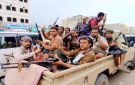 موكب قبائل الجنوب يتوجه لساحة العروض وقسم المنصورة بعدن