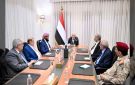 اجتماع طارئ لمجلس الدفاع اليمني بالرياض ردا على تهديدات الحوثي للملاحة السعودية - ye