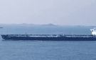 الحرس الثوري الإيراني يعلن إصابة ناقلتي نفط عملاقتين خالفتا التحذيرات