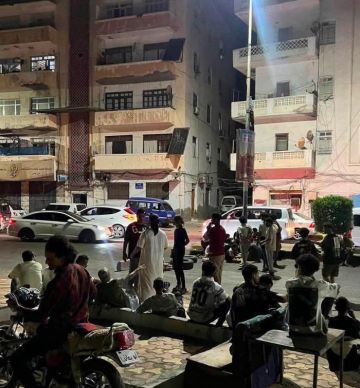 العصيان المدني في عدن.. تصعيد شعبي صامد في وجه حرب الخدمات وفرض الوصاية العصيان المدني في عدن.. تصعيد شعبي صامد في وجه حرب الخدمات وفرض الوصاية