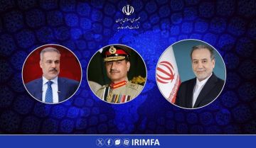 عراقجي يبحث مع قائد الجيش الباكستاني ووزير الخارجية التركي تطورات المنطقة عراقجي يبحث مع قائد الجيش الباكستاني ووزير الخارجية التركي تطورات المنطقة