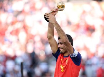 مانشستر سيتي يرفض عرضا من برشلونة لضم رودري