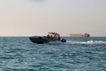 ضحايا في هجوم على سفينة قبالة سواحل المخا اليمنية ضحايا في هجوم على سفينة قبالة سواحل المخا اليمنية