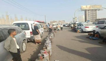 أزمة غاز منزلي خانقة تدخل شهرها الثامن بالعاصمة عدن أزمة غاز منزلي خانقة تدخل شهرها الثامن بالعاصمة عدن