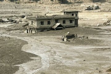 8 قتلى في فيضانات في النيبال قرب الحدود مع الصين 8 قتلى في فيضانات في النيبال قرب الحدود مع الصين
