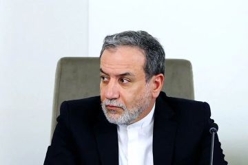 عراقجي: تقدم في المفاوضات الإيرانية العمانية بشأن مستقبل مضيق هرمز عراقجي: تقدم في المفاوضات الإيرانية العمانية بشأن مستقبل مضيق هرمز