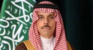 وزيرا خارجية السعودية وإيران يناقشان الجهود الدبلوماسية لخفض التصعيد وزيرا خارجية السعودية وإيران يناقشان الجهود الدبلوماسية لخفض التصعيد