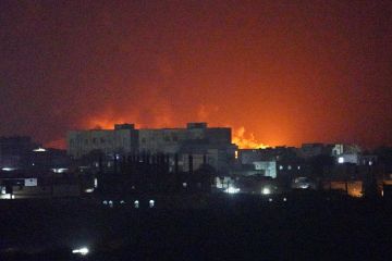 الجيش اليمني: استهداف الحوثيين ميناء المخا لن يمر دون عقاب الجيش اليمني: استهداف الحوثيين ميناء المخا لن يمر دون عقاب