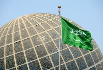 السعودية تؤكد ضرورة بقاء مضيق هرمز وباب المندب مفتوحين وآمنين السعودية تؤكد ضرورة بقاء مضيق هرمز وباب المندب مفتوحين وآمنين